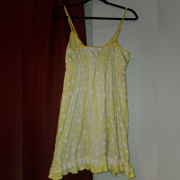 Soft yellow Lingerie for valentines - Picture 7 of 7